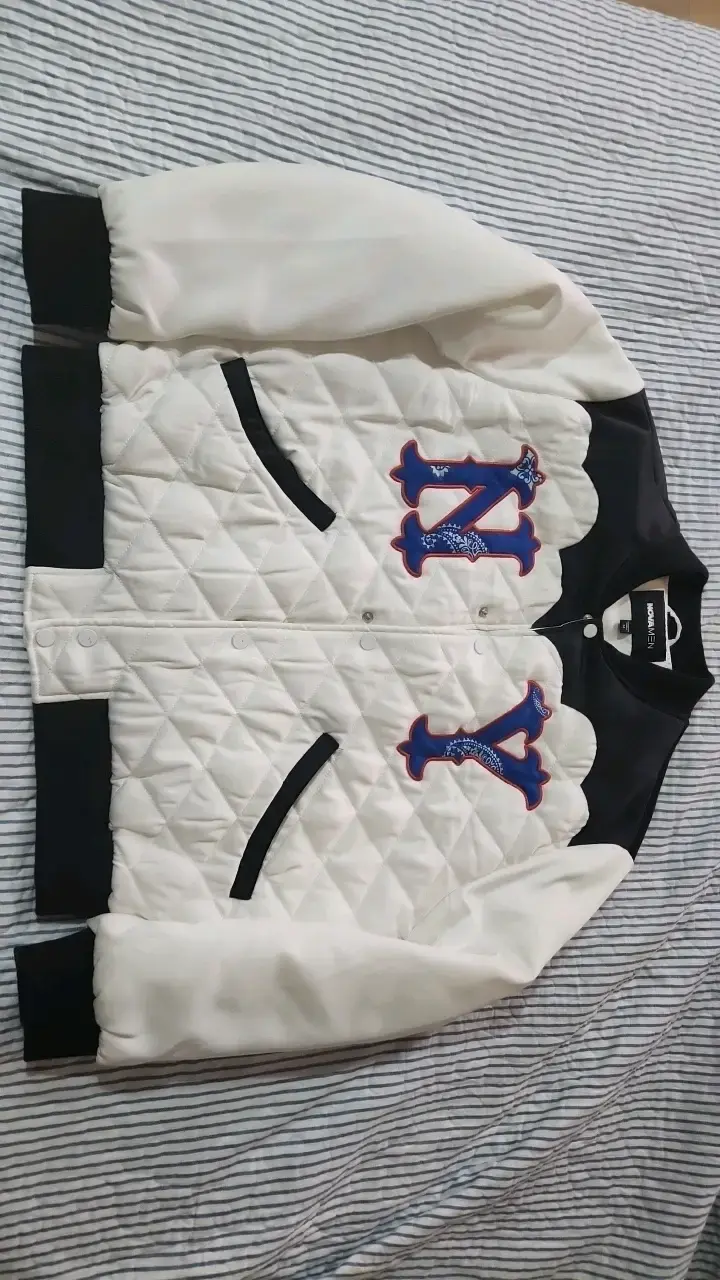 Chaqueta bomber blanca FashionNova - 1