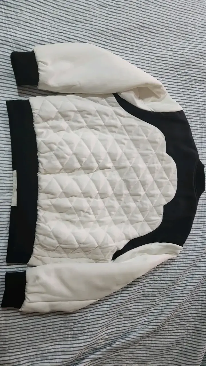 Chaqueta bomber blanca FashionNova - 3