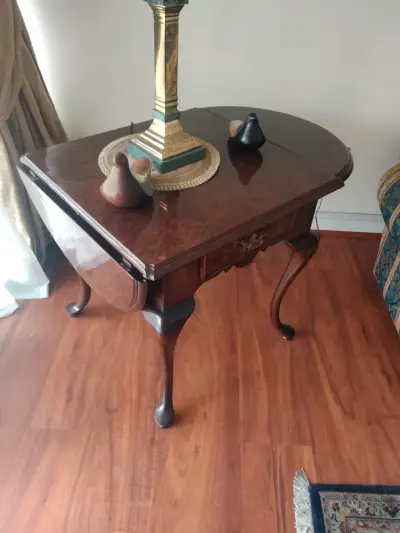 Mesa de Madera Clásica con Cajón - miniatura 2