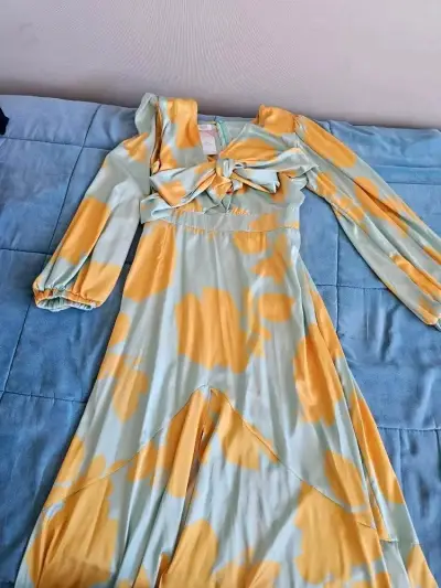 Vestido largo estampado floral amarillo y celeste - miniatura 1