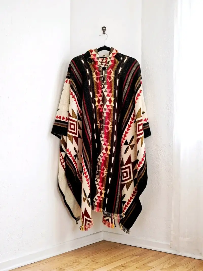 Poncho étnico de lana