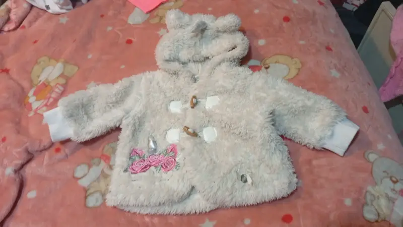 Chaqueta acolchada para bebé con capucha - 3