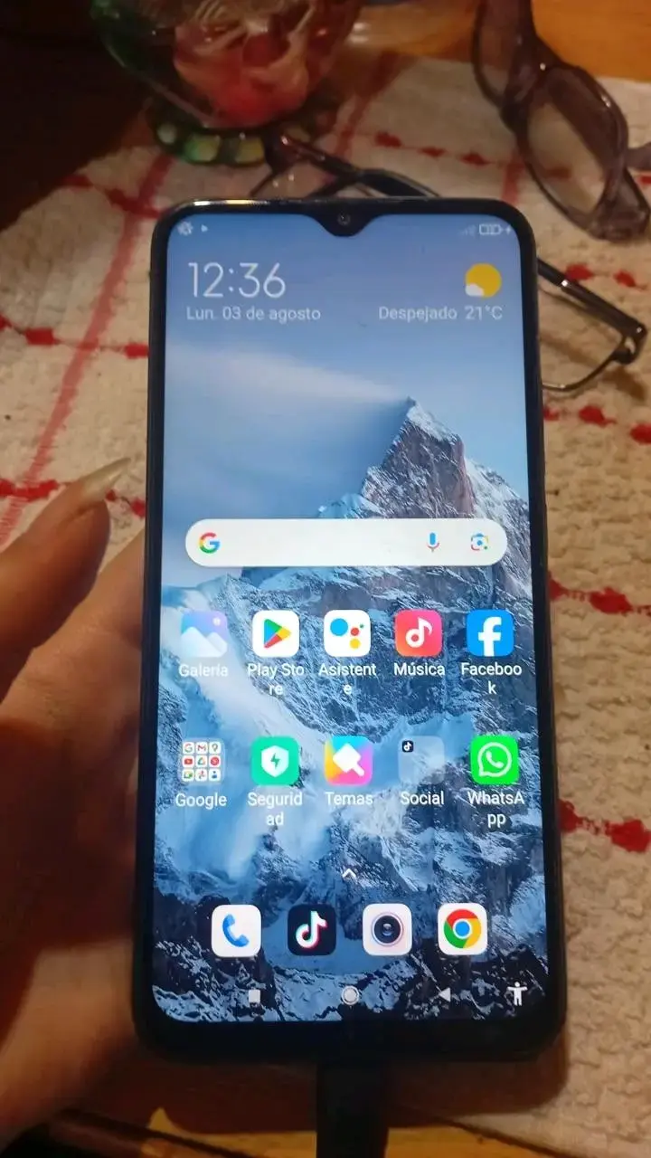 Xiaomi Redmi 9 4GB ram 64GB almacenamiento, usado - 2