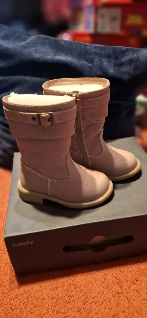 Zapatillas de bebé color beige con cordones rosados - 5