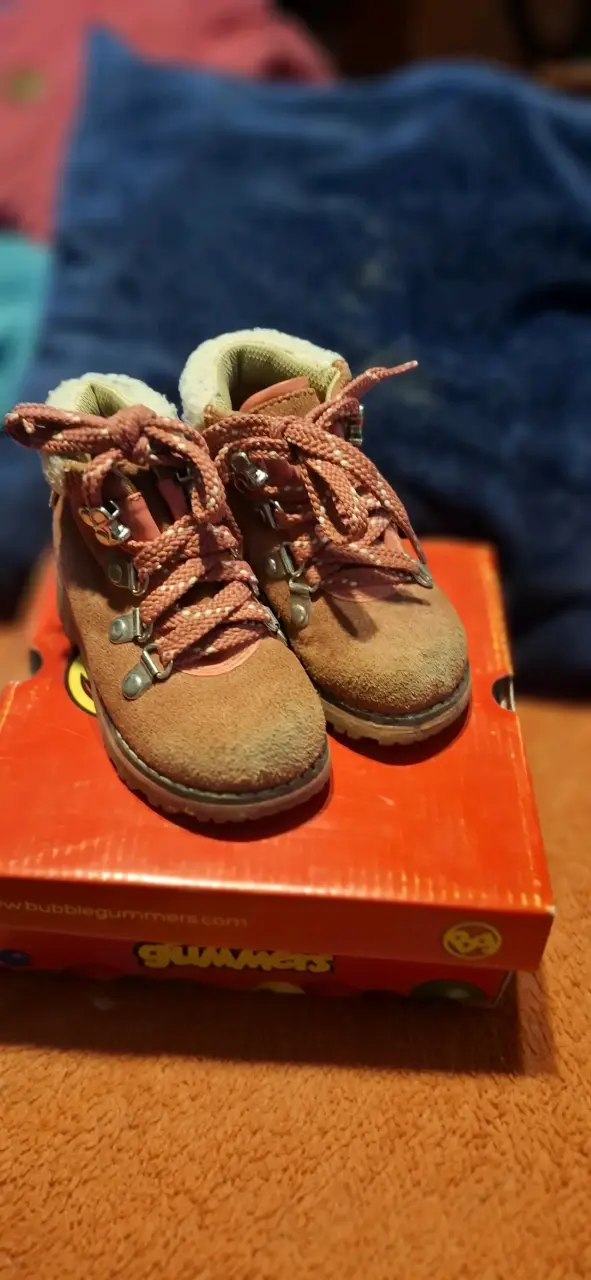 Zapatillas de bebé color beige con cordones rosados - 6