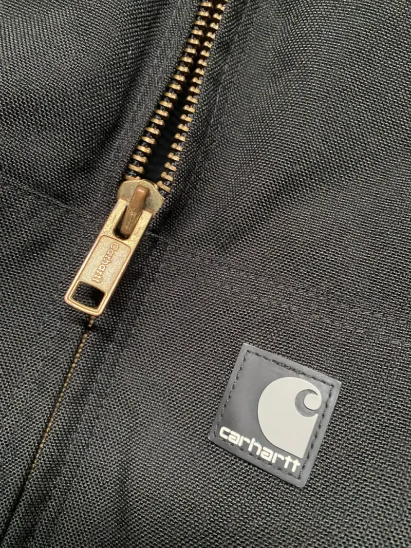 Chaqueta negra con capucha Carhartt - 6