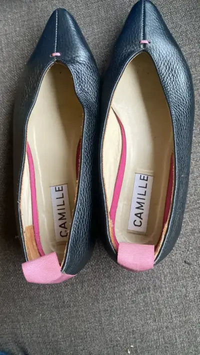 Bailarinas de cuero Camille negras con detalle rosa - miniatura 1