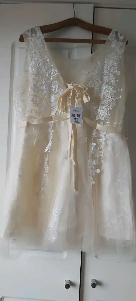 Vestido de encaje color marfil elegante para mujer - 2
