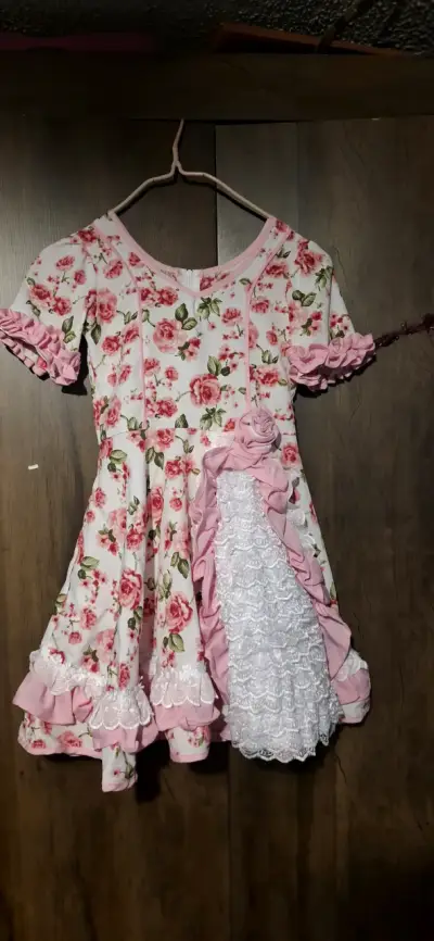 Vestido de huasa niña talla 8 - miniatura 1