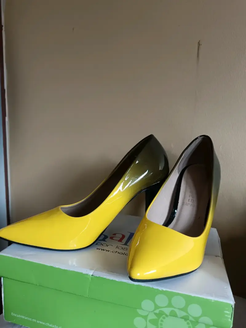 Zapatos de Tacón Amarillo y Negro para Mujer