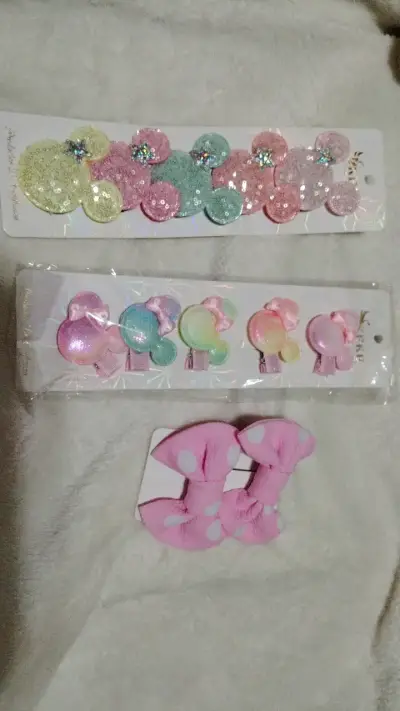 Set de pinches y lazos para niñas con diseño de orejas - miniatura 1