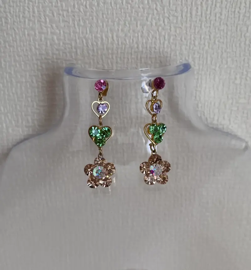 Pendientes colgantes con corazones y flores - 2