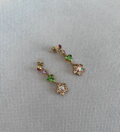 Pendientes colgantes con corazones y flores - miniatura 5