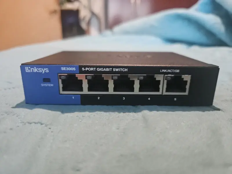 Switch Gigabit de 5 Puertos Linksys SE3005V2 - 2