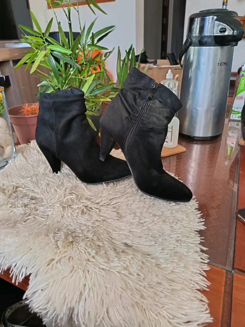 Botines de tacón negro con cierre lateral - 4