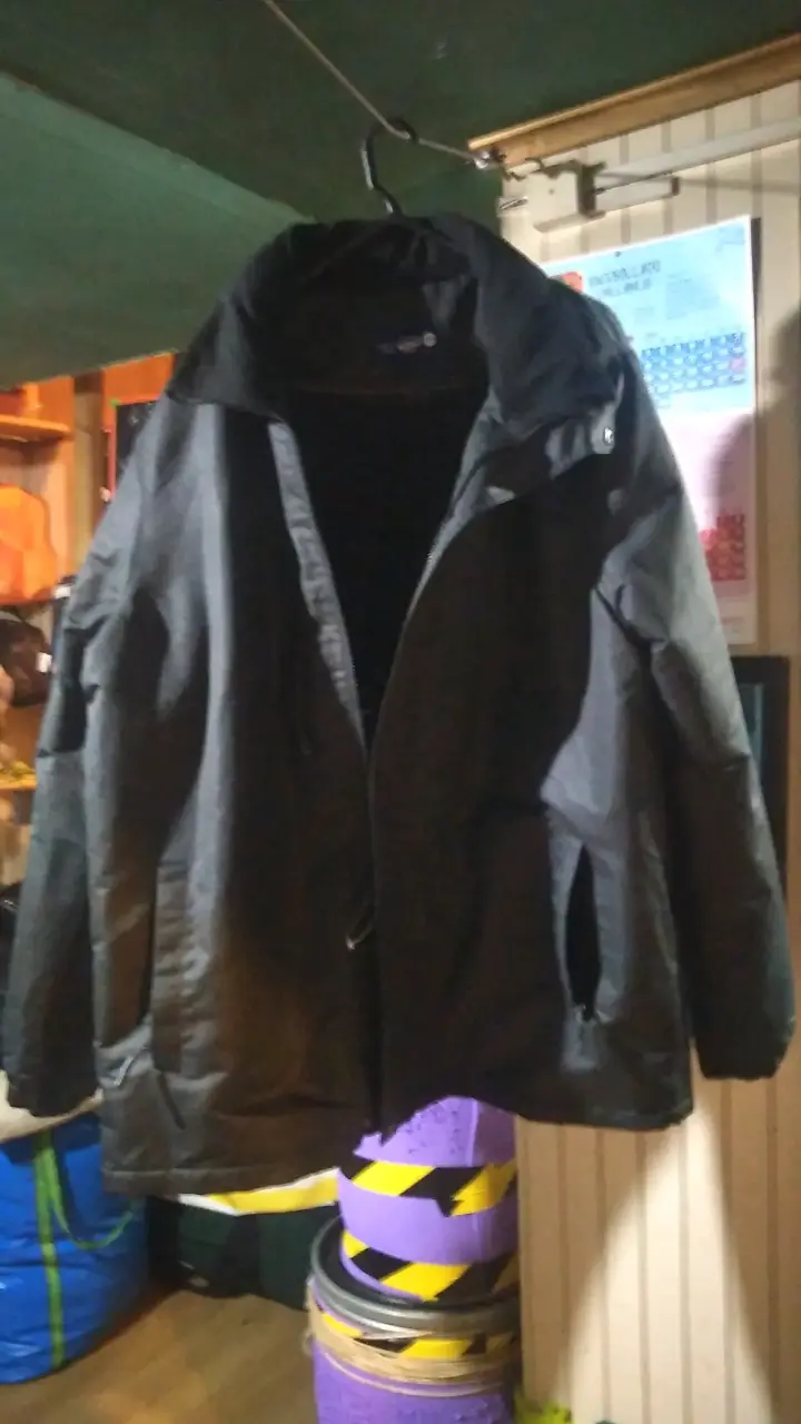 Chaqueta negra para hombre en buen estado 2 xxl - 1