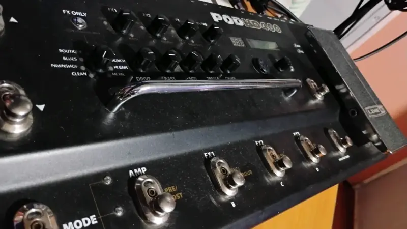 Pedalera multiefectos Line 6 POD HD400 para guitarra - 1