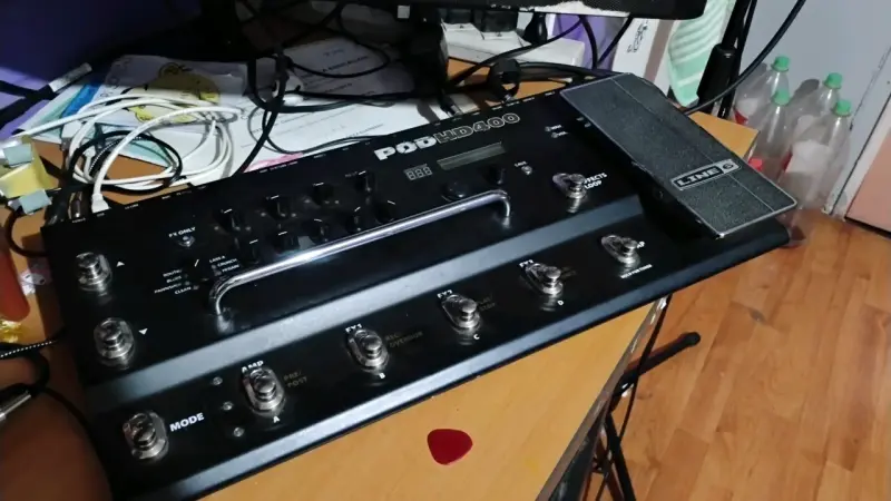 Pedalera multiefectos Line 6 POD HD400 para guitarra - 2
