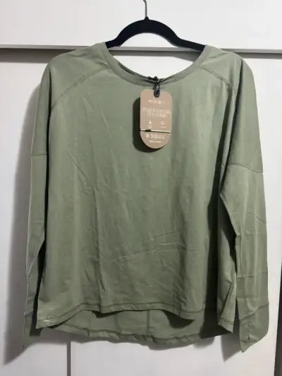 Polera manga larga verde B.Soul para mujer - miniatura 1