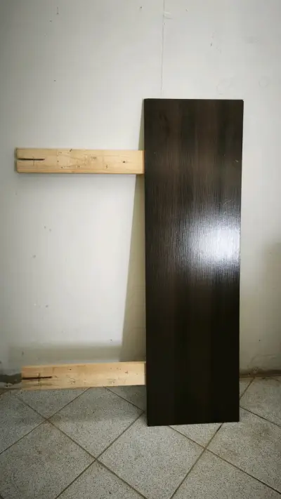 Panel de madera oscuro para decoración - miniatura 3