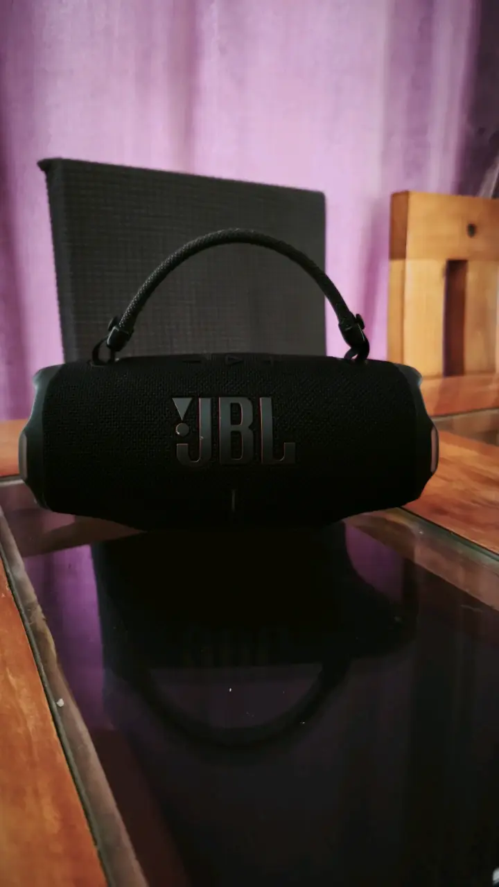 Parlante portátil JBL Charge 6 negro - 4