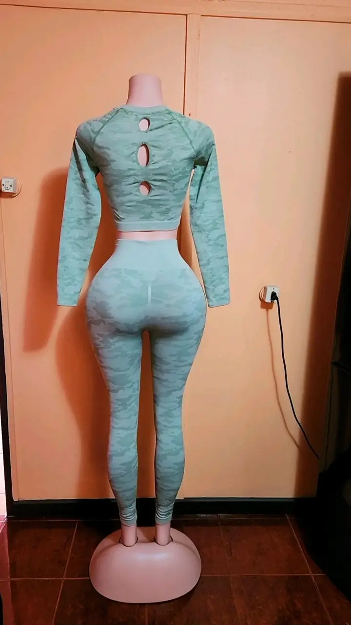 Conjunto deportivo camuflado verde para mujer - 3