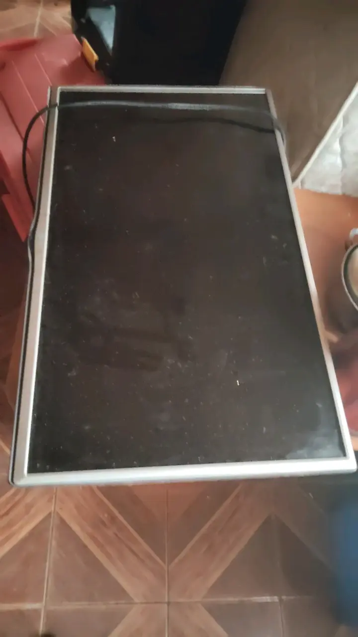 Monitor de computadora usado en buen estado