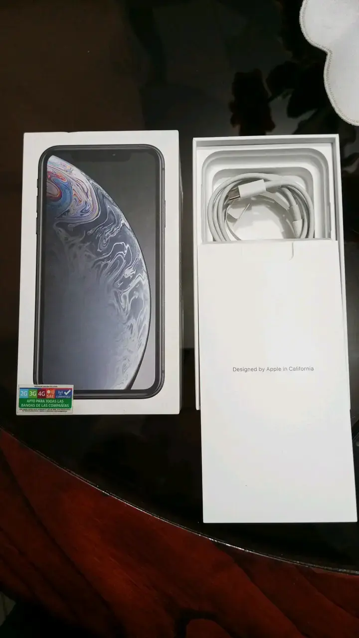 iPhone XR en buen estado con caja original - 1