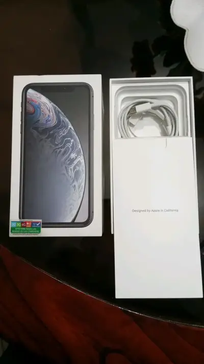 iPhone XR en buen estado con caja original - miniatura 1