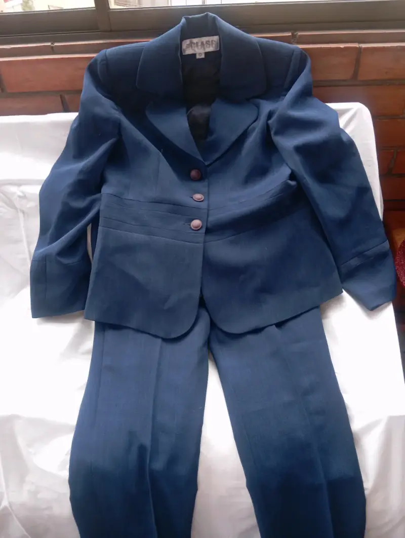 Traje de Mujer Azul Elegante