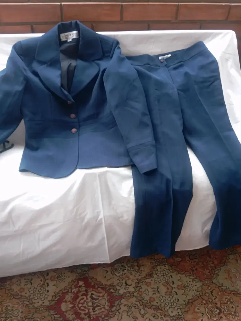 Traje de Mujer Azul Elegante - 5