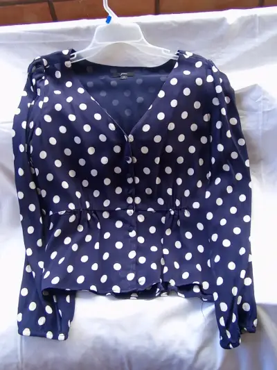 Blusa de lunares azul J.Crew talla 12 - miniatura 2