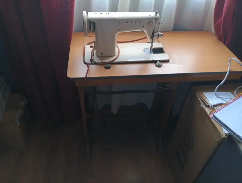 Máquina de Coser Singer Antigua - 4