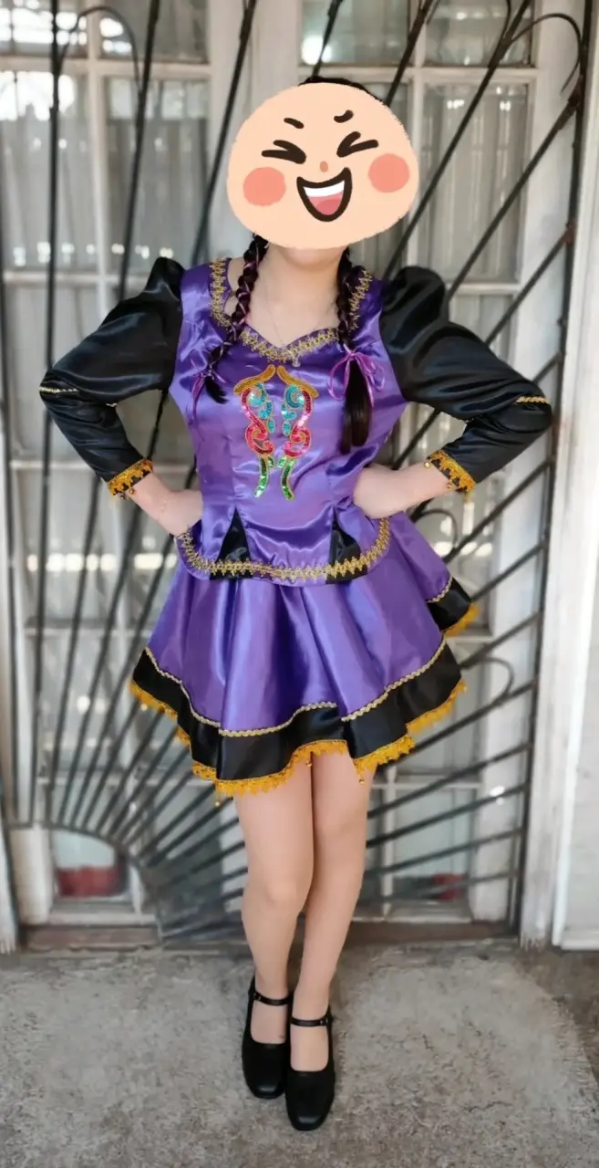 Disfraz de danza folclórica morado para niña