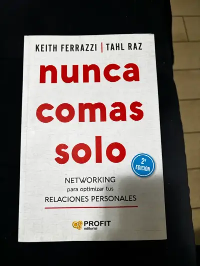 Libro 'Nunca Comas Solo' de Keith Ferrazzi - miniatura 1