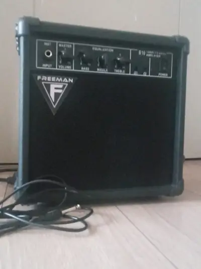 Bajo eléctrico negro con amplificador y funda - miniatura 5