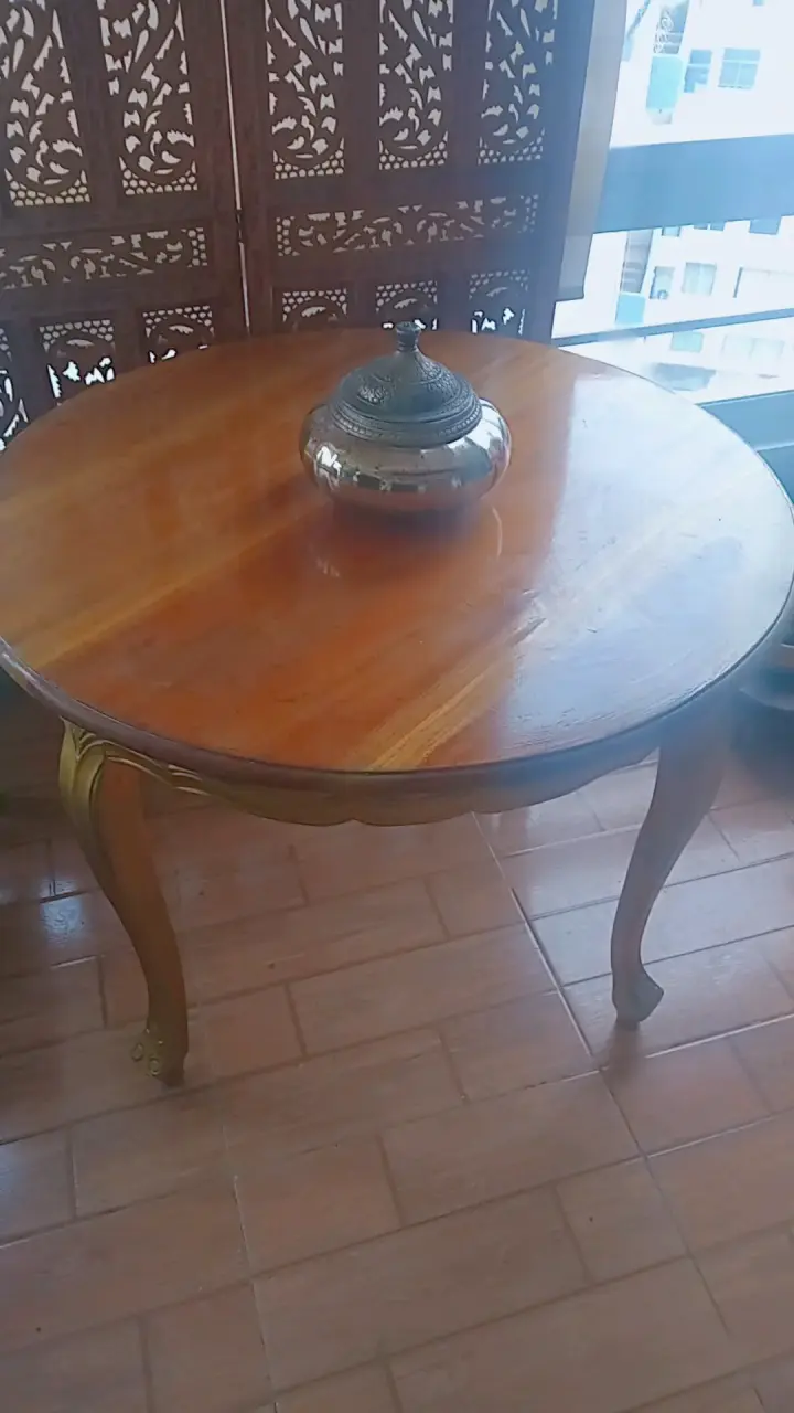 Mesa redonda de madera estilo vintage - 2