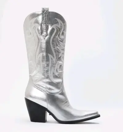 Botas vaqueras plateadas de cuero elegantes - miniatura 3