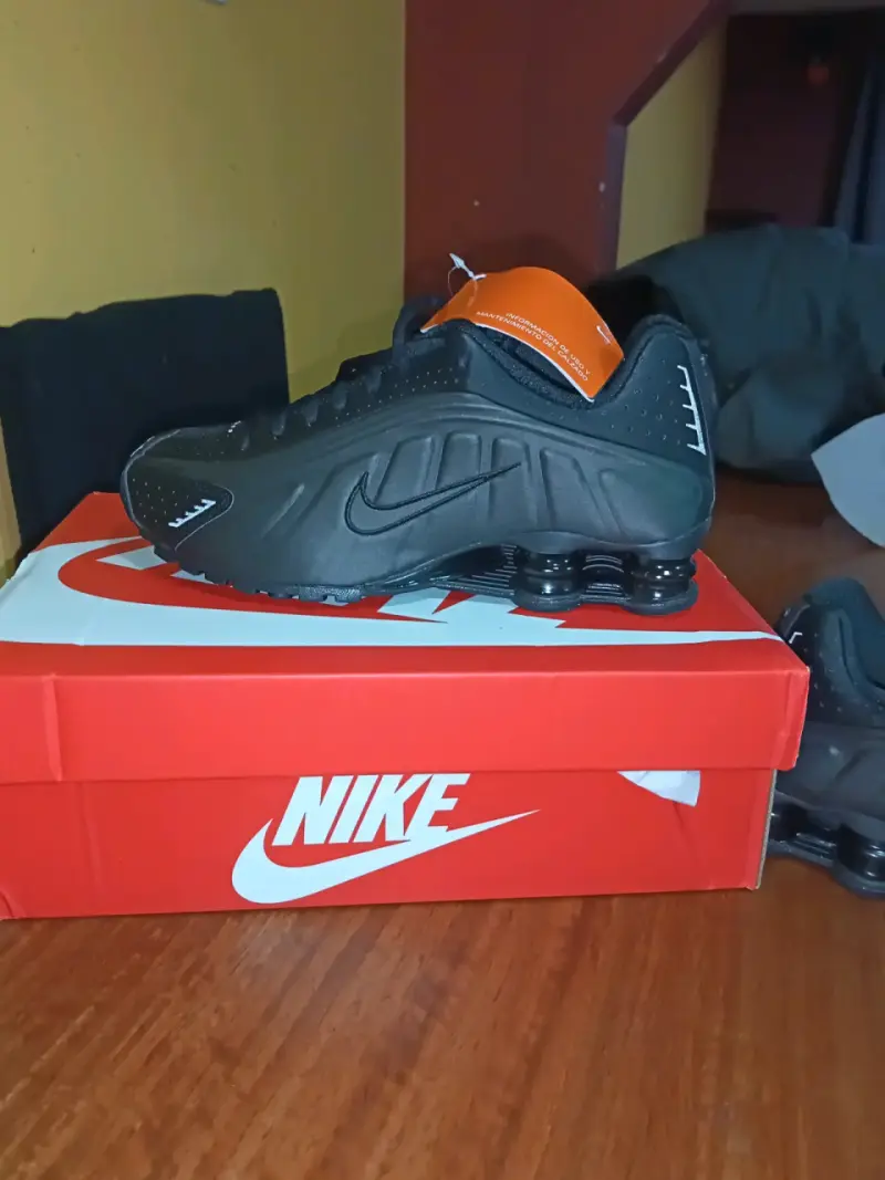 Nike shox r4 - 1