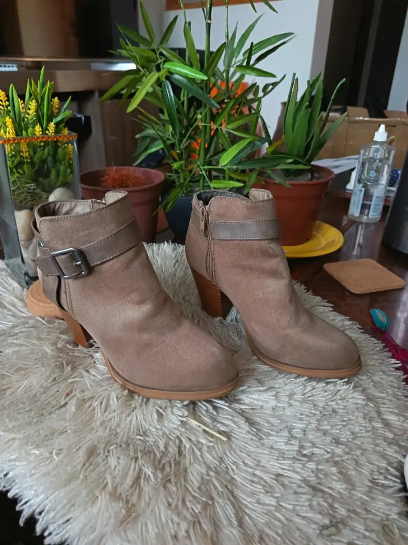 Botines de gamuza marrón con tacón grueso - 3