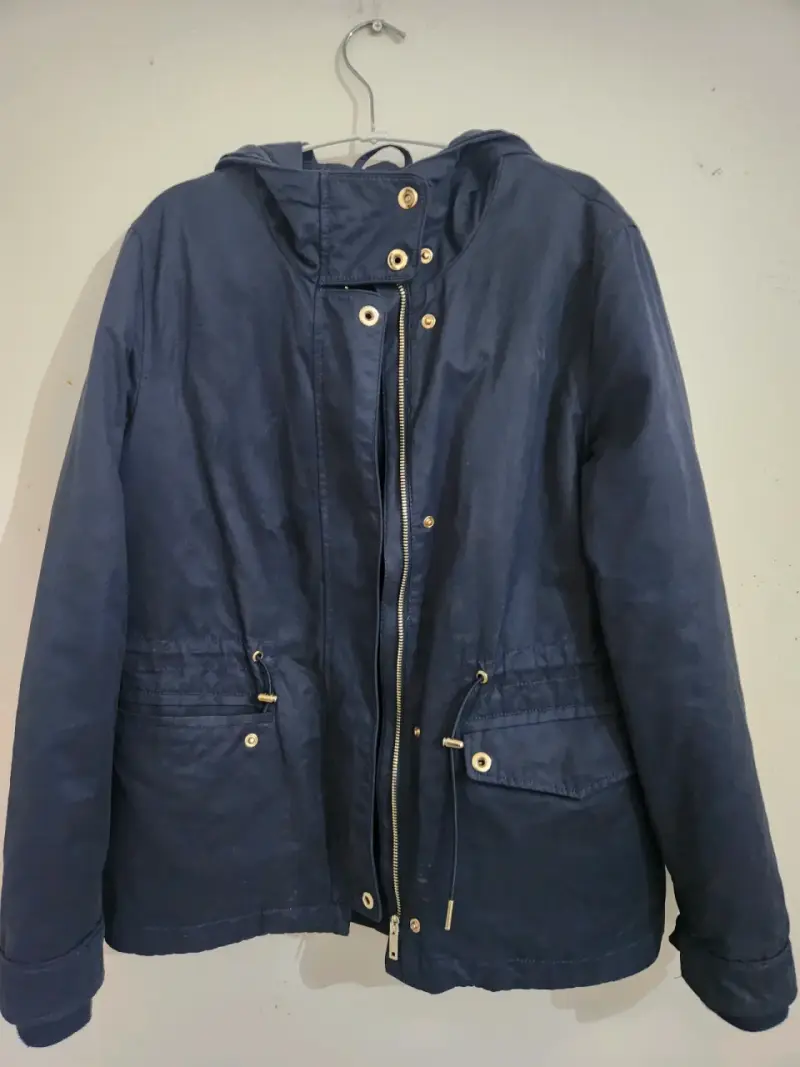 Chaqueta azul con capucha Zara Trafaluc