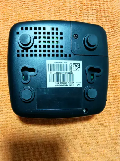 ONT Movistar para conexión de fibra óptica - miniatura 3