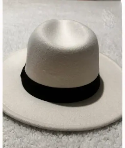 Sombrero Fedora Blanco con Cinta Negra - miniatura 2