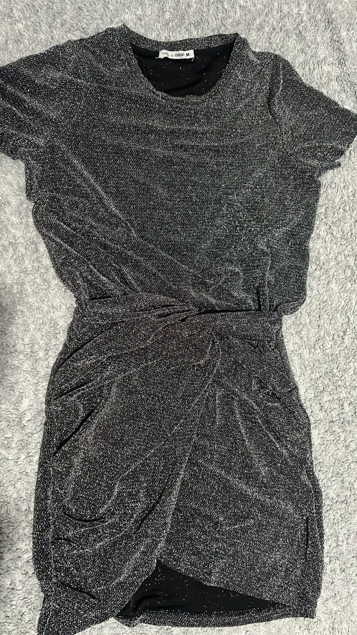 Vestido corto brillante gris para mujer