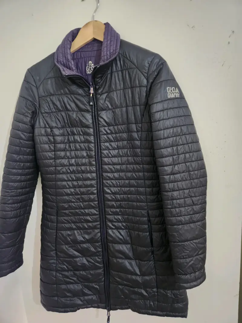 Chaqueta acolchada negra para mujer GeoGraphy