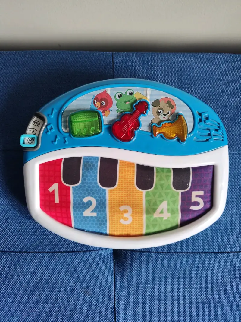 Piano de juguete infantil con sonidos y luces - 1