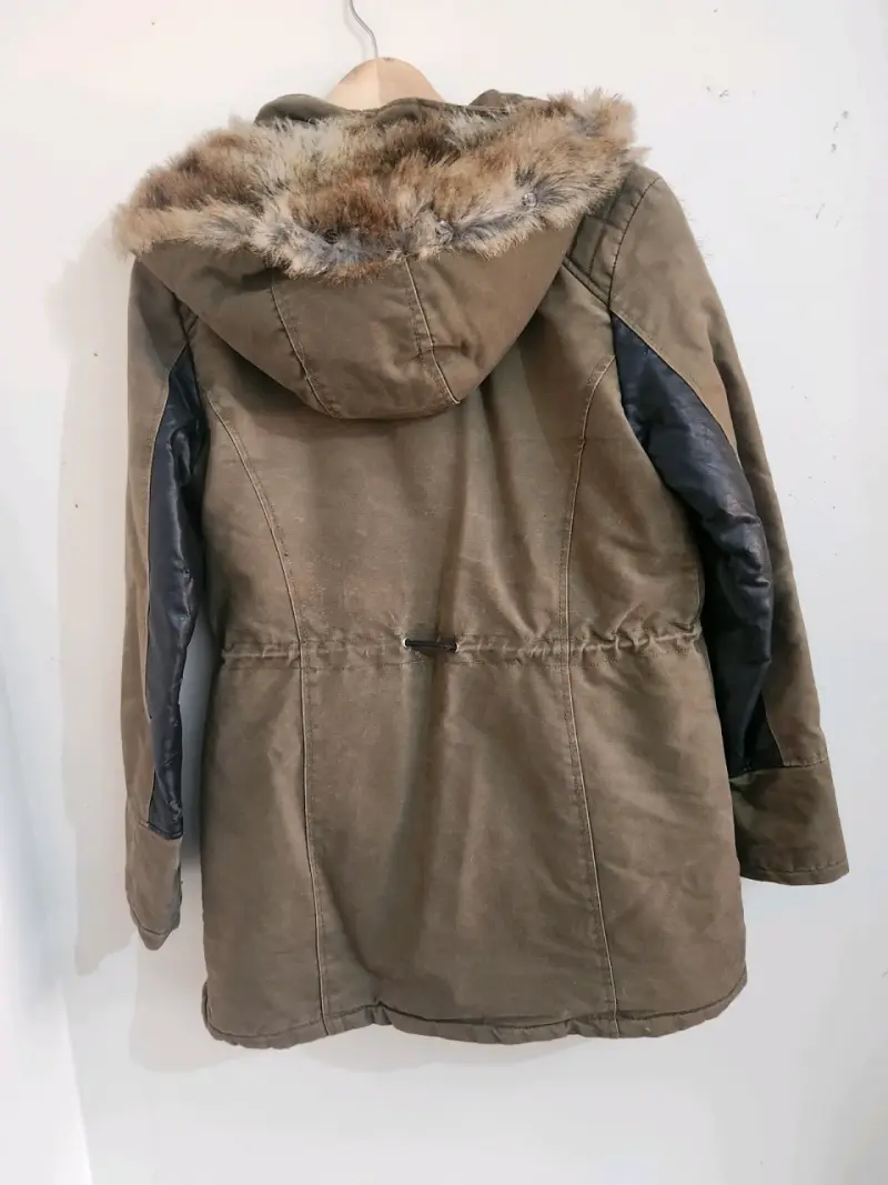 Parka de mujer con capucha y forro de piel Zara - 3