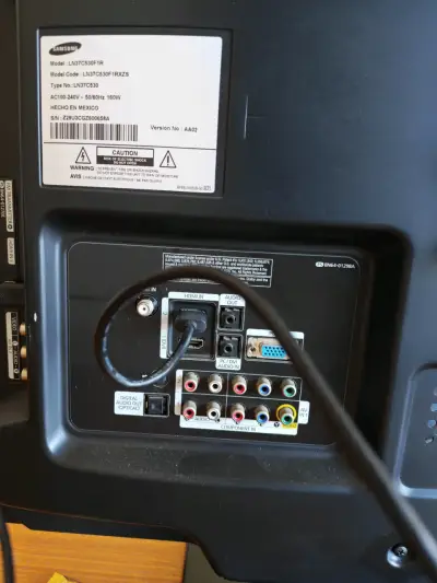 Televisor Samsung 40 pulgadas con base - miniatura 2
