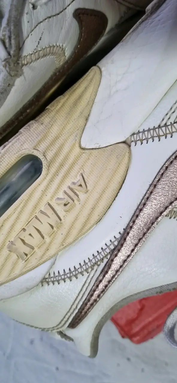 Zapatillas Nike Air Max crema usadas - 4