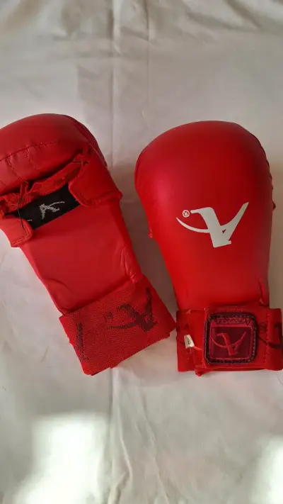 Guantes de Boxeo Rojos para Entrenamiento - miniatura 2